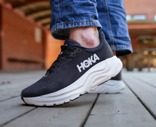 Hoka  ARAHI 8 Black / White