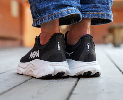 Hoka  ARAHI 8 Black / White