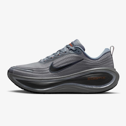 NIKE Vomero Plus