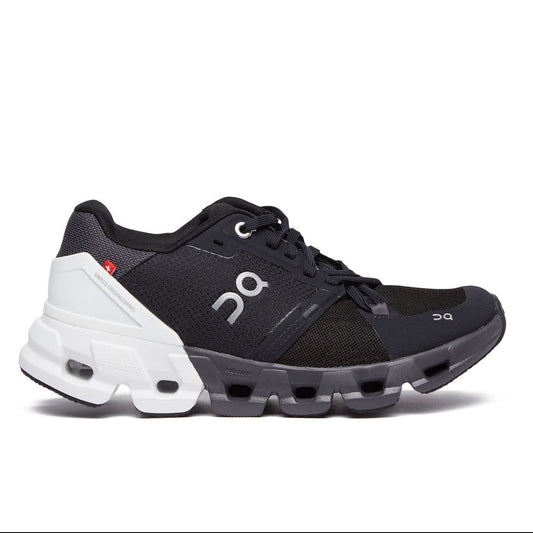 On Cloudflyer 4 – Black / White