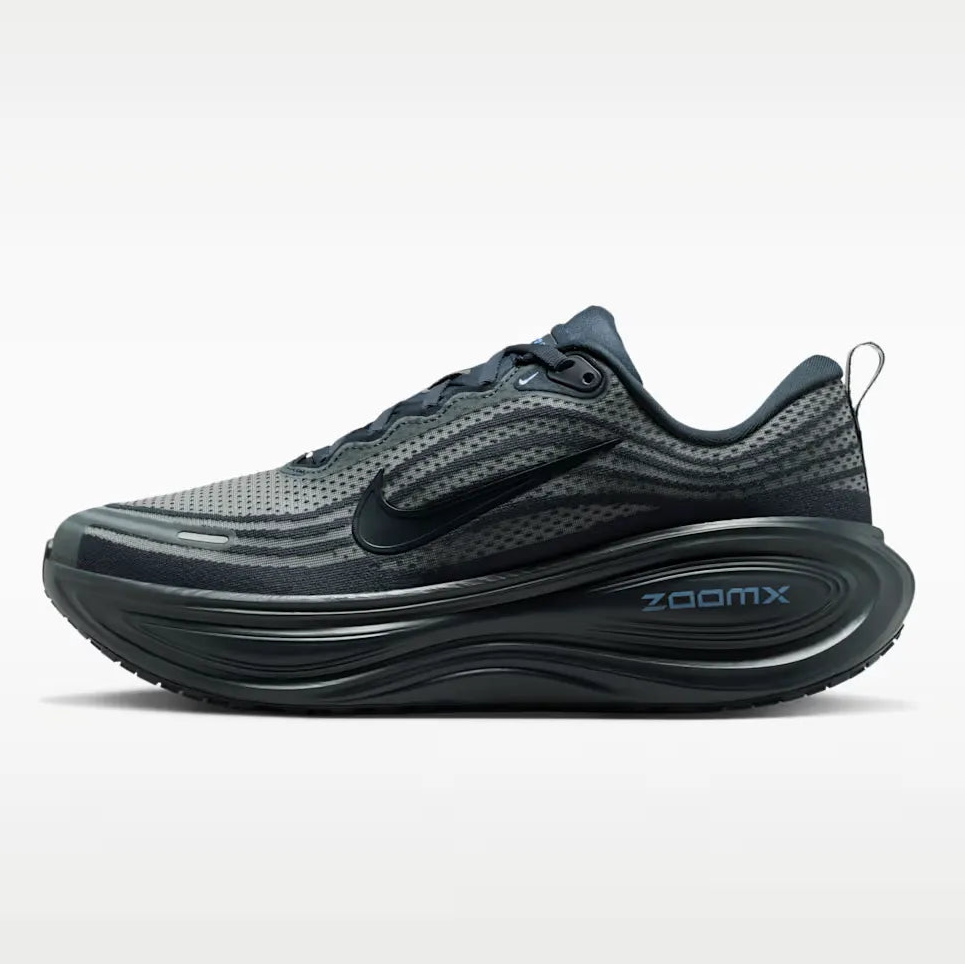 NIKE Vomero Plus