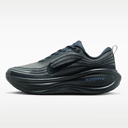 NIKE Vomero Plus