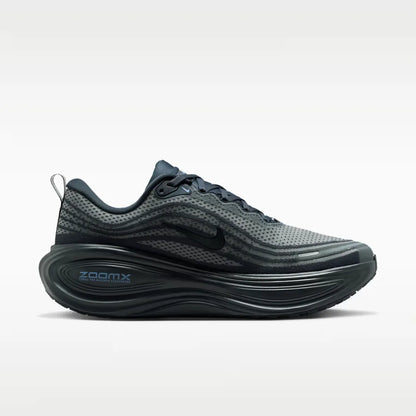 NIKE Vomero Plus