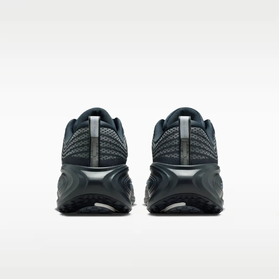 NIKE Vomero Plus