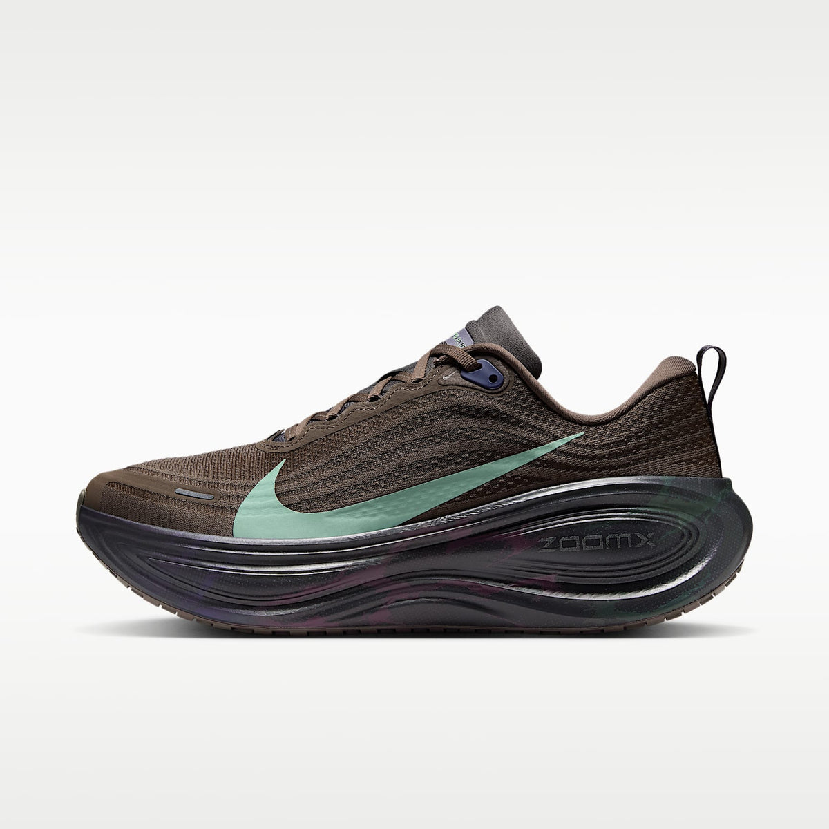 NIKE Vomero Plus
