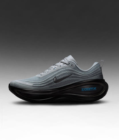 NIKE Vomero Plus