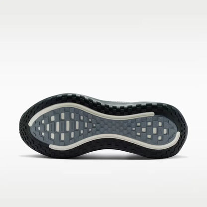 NIKE Vomero Plus