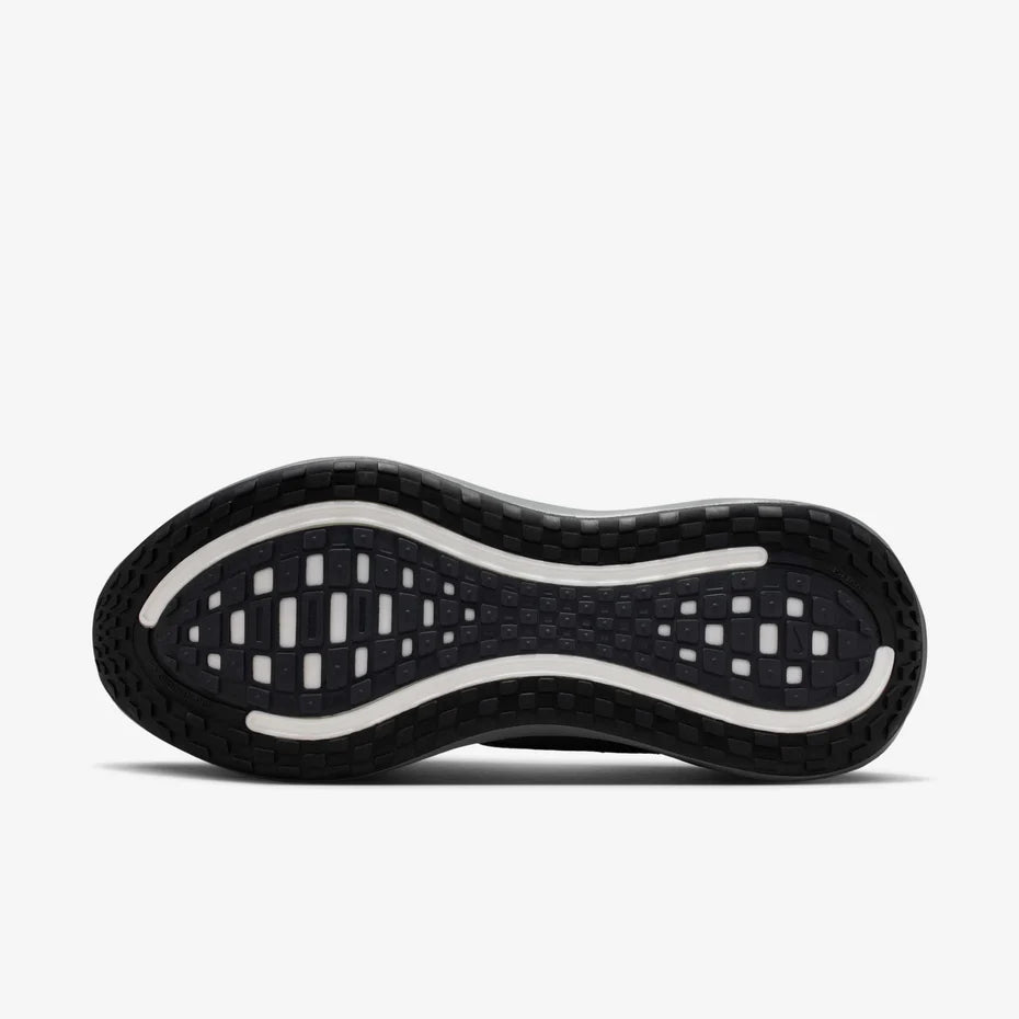 NIKE Vomero Plus