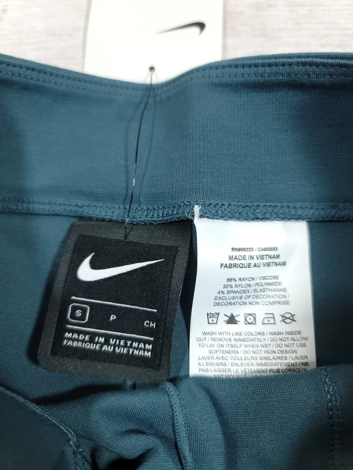 NIKE SPORTSWEAR TECH PACK THROWBACK UTILITY BIKE SHORTS ASH GREEN CU5785-058